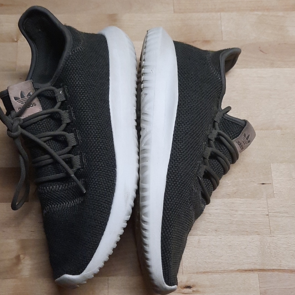 Adidas - Picture 4 of 5